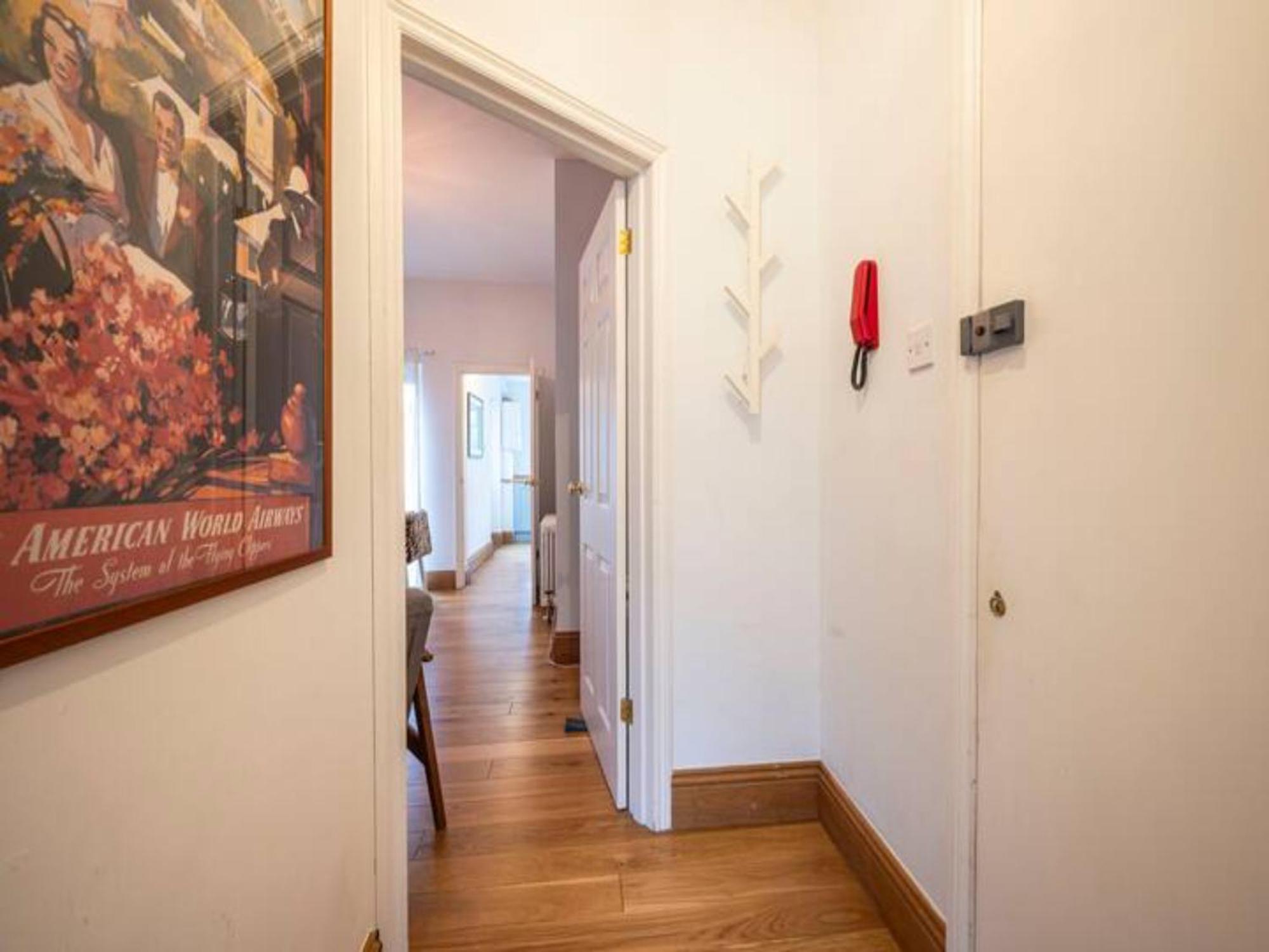 Appartamento Pass The Keys Hither Ground Floor Flat With Garden Londra